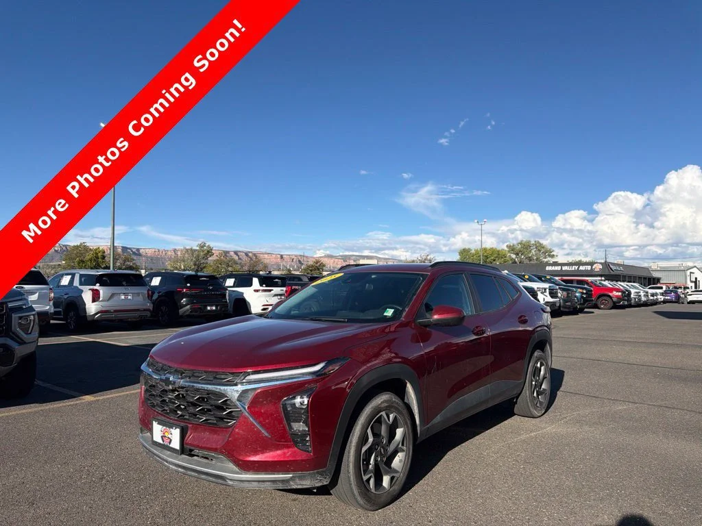 Used 2025 Red Chevrolet LT image 3