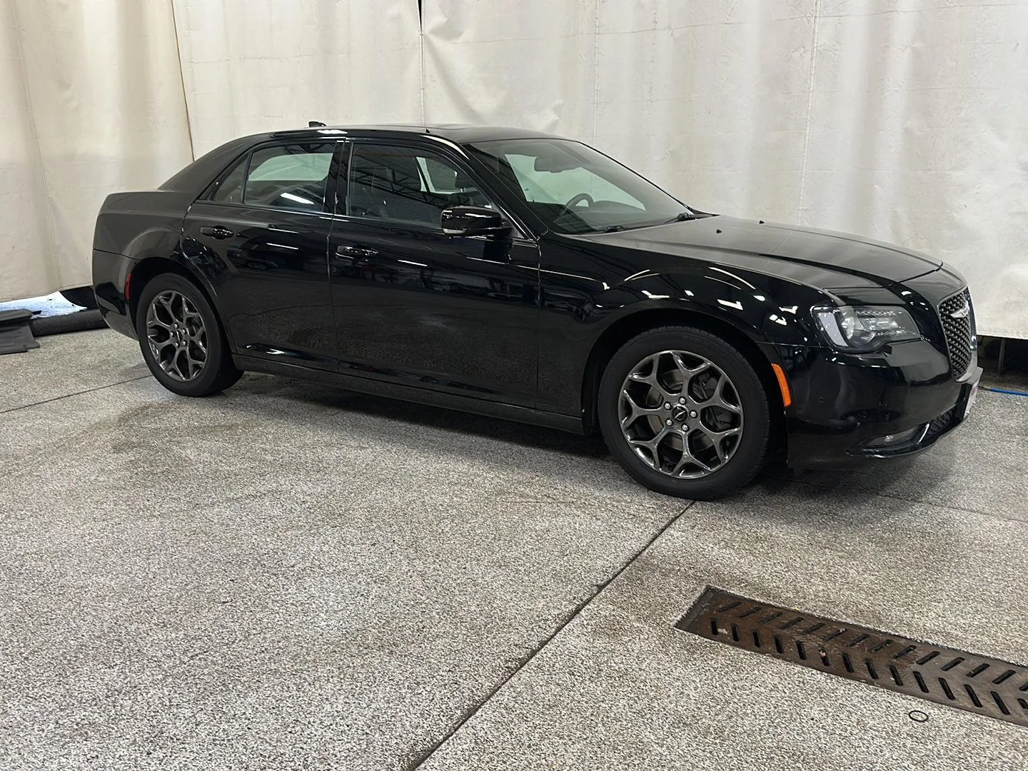 Used 2017 Gloss Black Chrysler 300S image 7