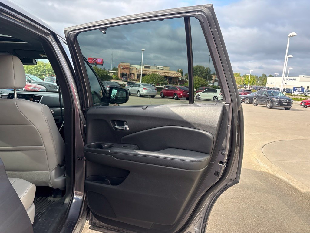 Used 2019 Gray Honda EX-L image 32