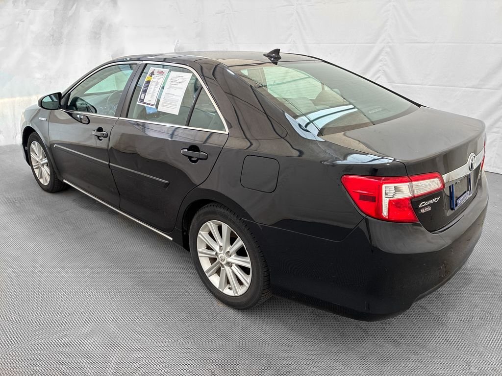 Used 2012 Black Toyota XLE image 4