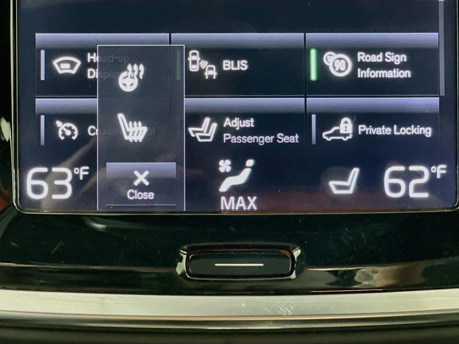 Used 2019 Fusion Red Metallic Volvo R-Design image 24