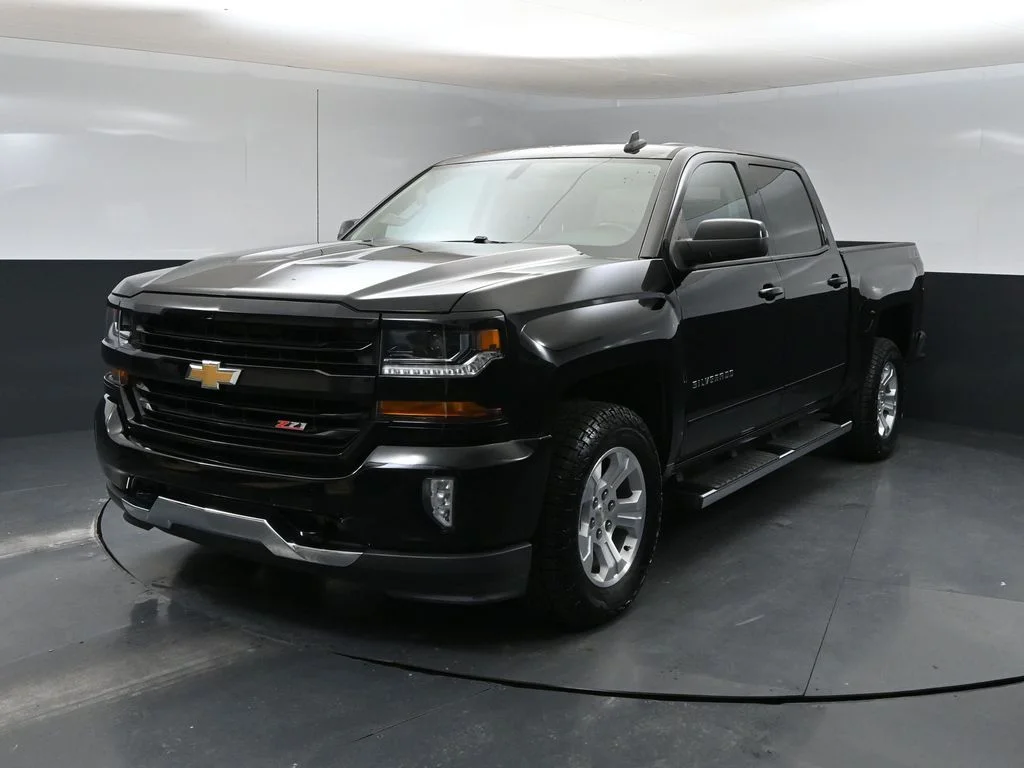 Used 2018 Black Chevrolet LT image 5