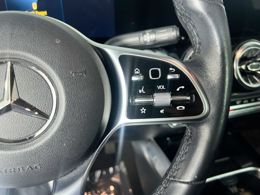 Used 2023 Blue Mercedes-Benz GLB 250 image 13