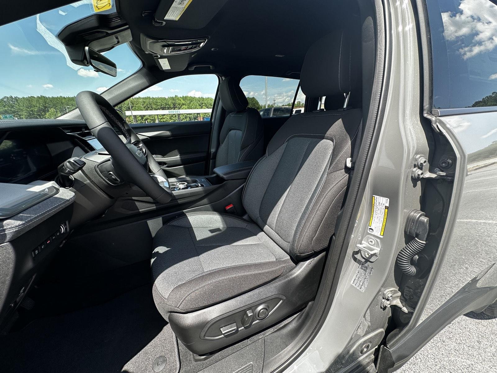 New 2026 Sting-Gray Clear-Coat Exterior Paint Jeep Laredo image 8