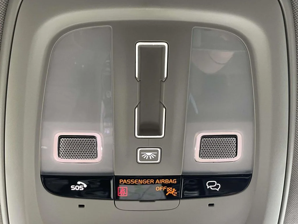 Certified Used 2024 Crystal White Volvo Ultimate image 22