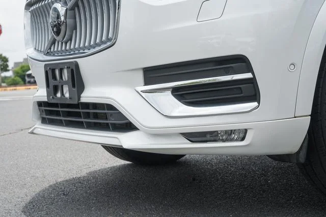 Used 2023 Crystal White Volvo Plus image 15