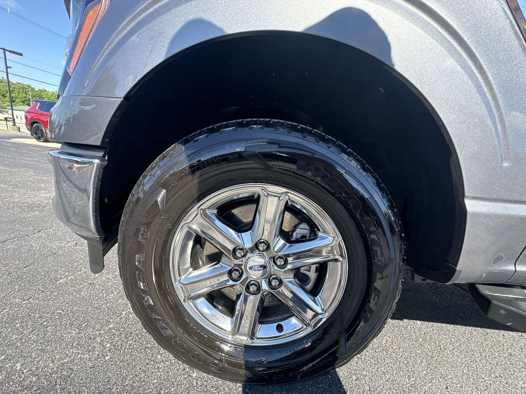 Used 2024 Gray Ford XLT image 10