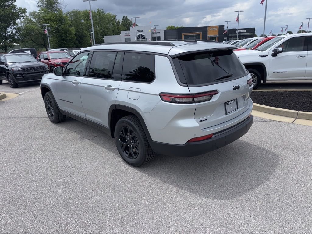 New 2026 Silver Zynith Exterior Paint Jeep Laredo image 3