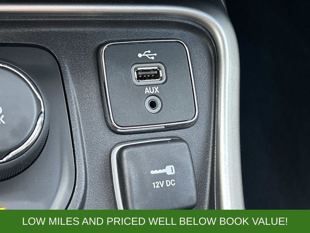 Used 2018 Gray Jeep Latitude image 26