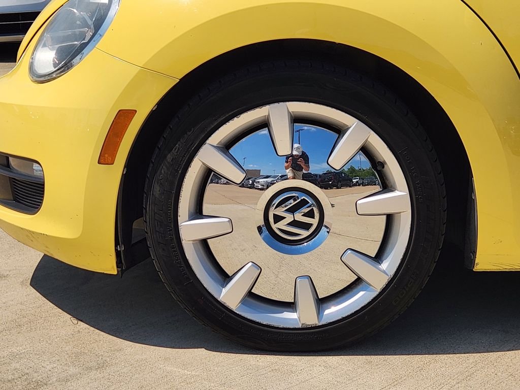 Used 2015 Yellow Rush Volkswagen 1.8T w/Sun/Sound/Nav image 11