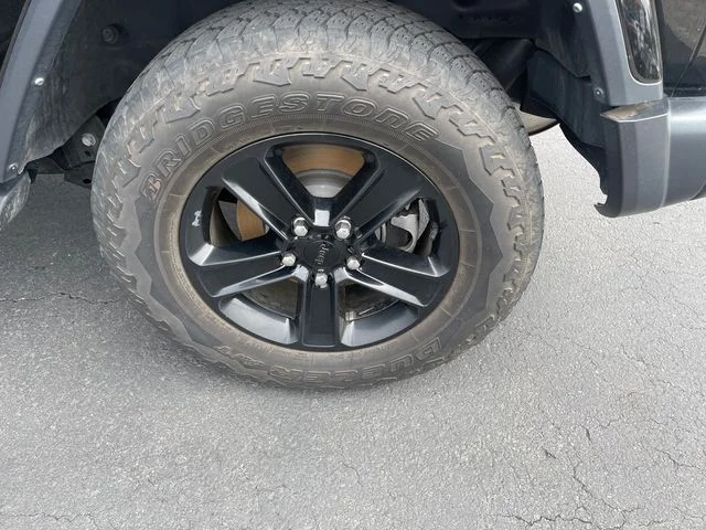 Used 2023 Black Jeep Altitude image 26