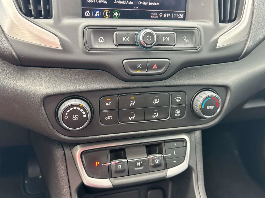 Used 2024 White GMC SLE image 35