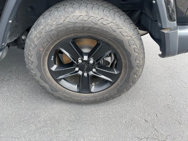Used 2023 Black Jeep Altitude image 26