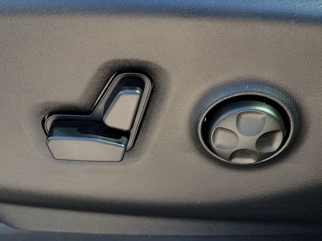 2026 Chrysler Pacifica Limited - Photo 13