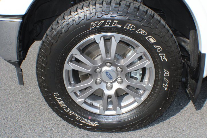 Used 2020 OXFORD WHITE Ford LARIAT image 5