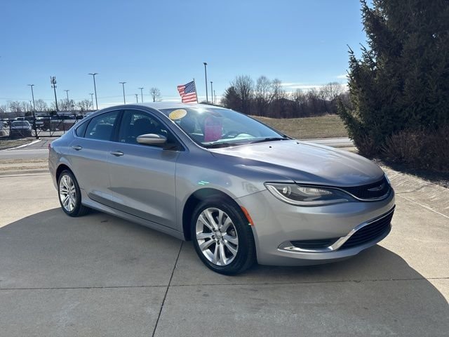 Used 2015 Silver Chrysler Limited image 32