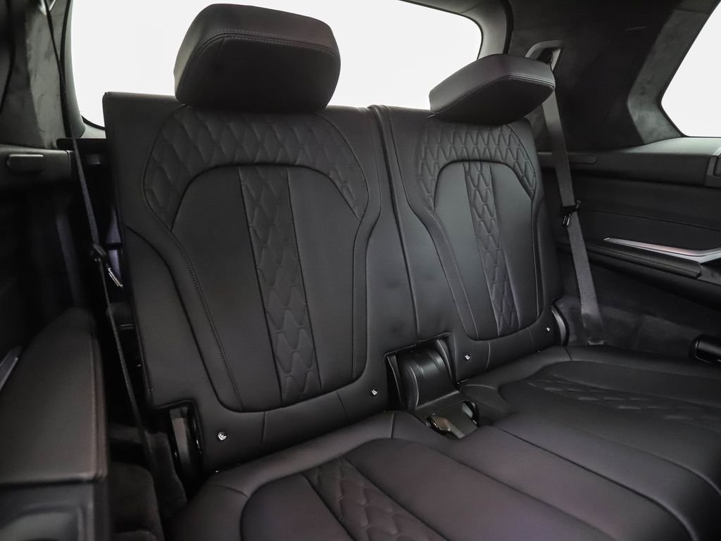 Used 2026 Black Sapphire Metallic BMW M60i image 35