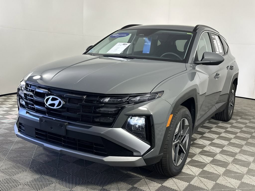 Used 2025 Hampton Gray Hyundai SEL image 4