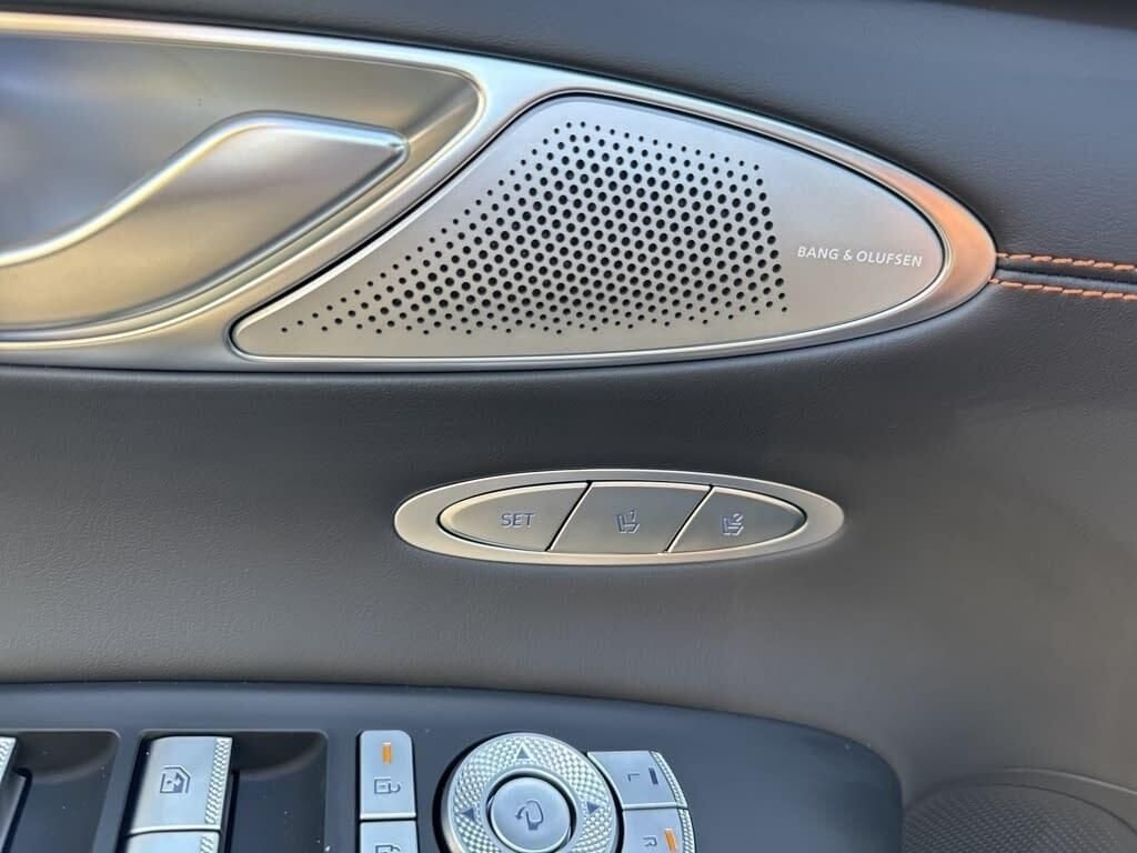New 2026 Blue Genesis 2.5T SPORT PRESTIGE image 19