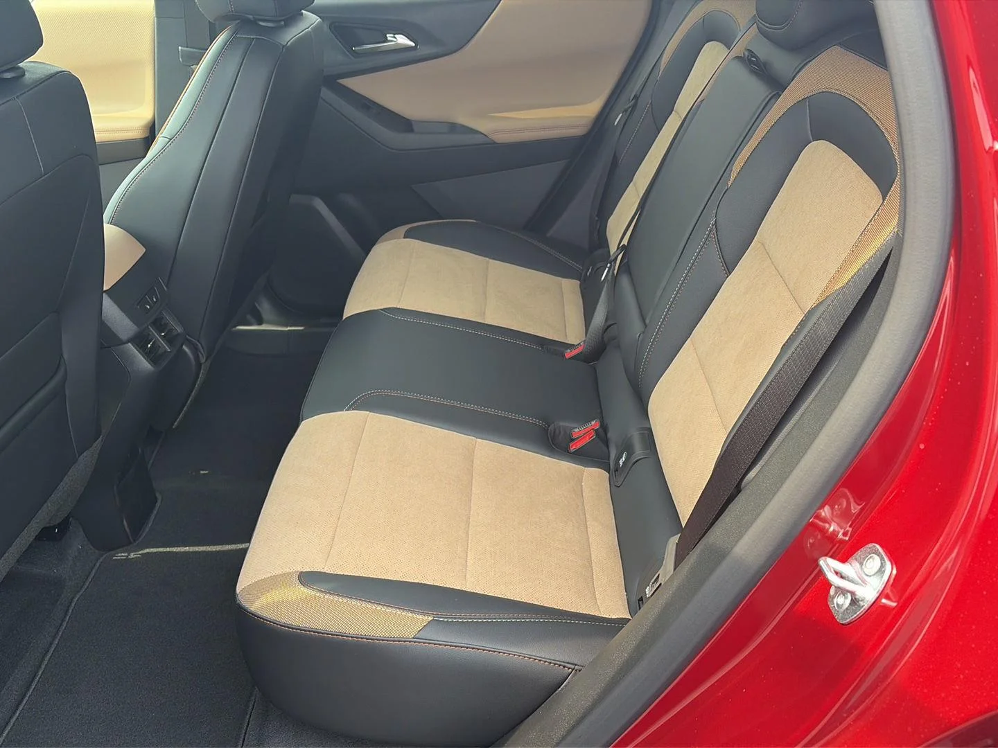 2027 Chevrolet Equinox ACTIV - Photo 15