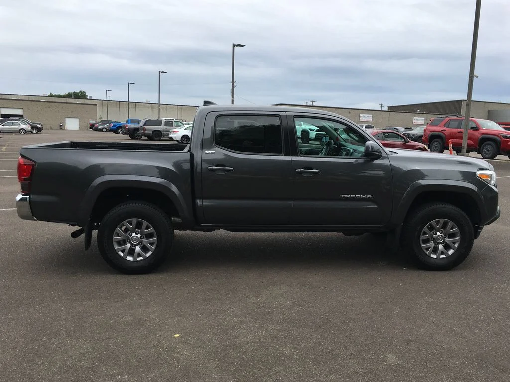 2019 Toyota Tacoma SR5 - Photo 9