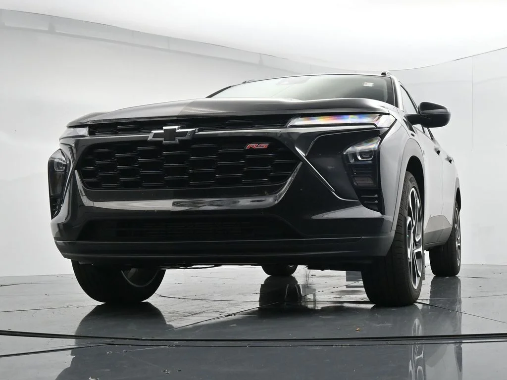 Used 2025 Black Chevrolet 2RS image 31