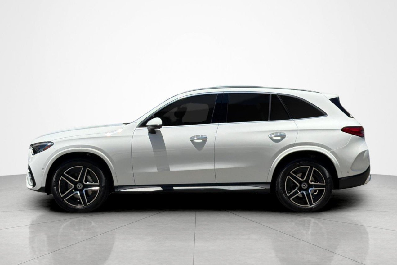 Used 2024 Polar White Mercedes-Benz GLC 300 image 2
