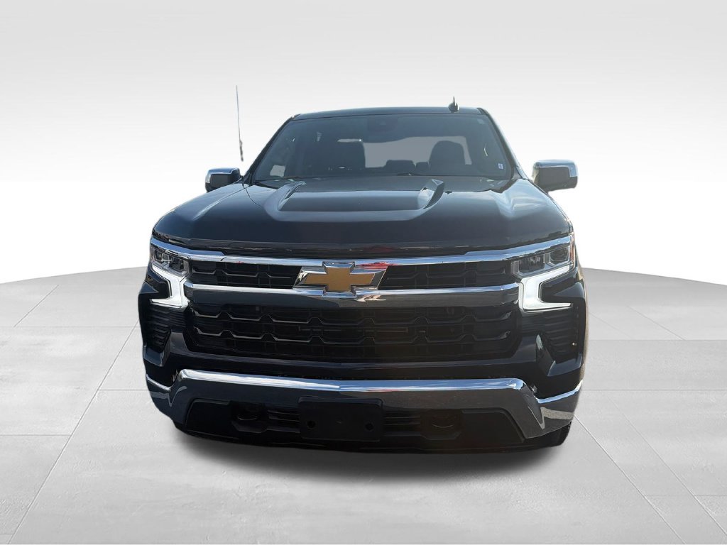 Used 2024 Gray Chevrolet LT image 9