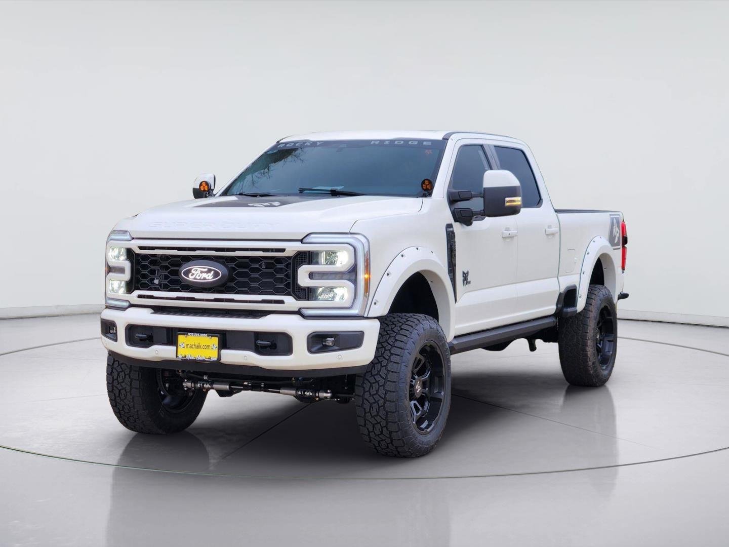 New 2026 Star White Metallic Tri-Coat Ford F-250® Lariat® image 2