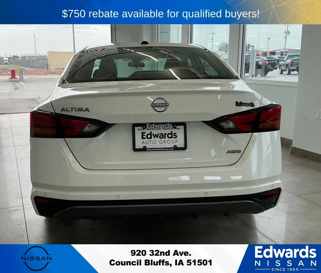 New 2026 White Nissan 2.5 SV image 6
