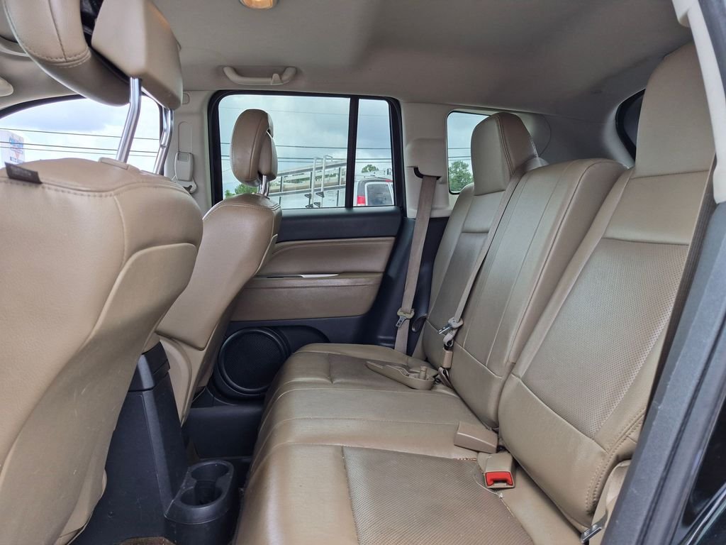 Used 2014 Black Jeep Latitude image 33