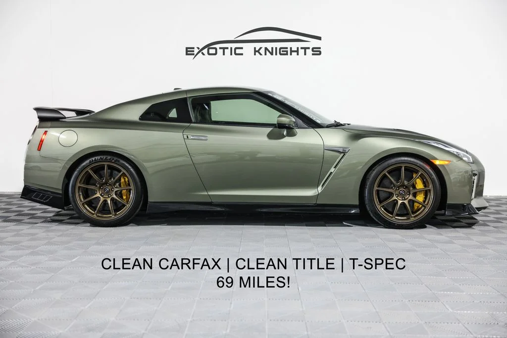 2021 Nissan GT-R Premium's photo