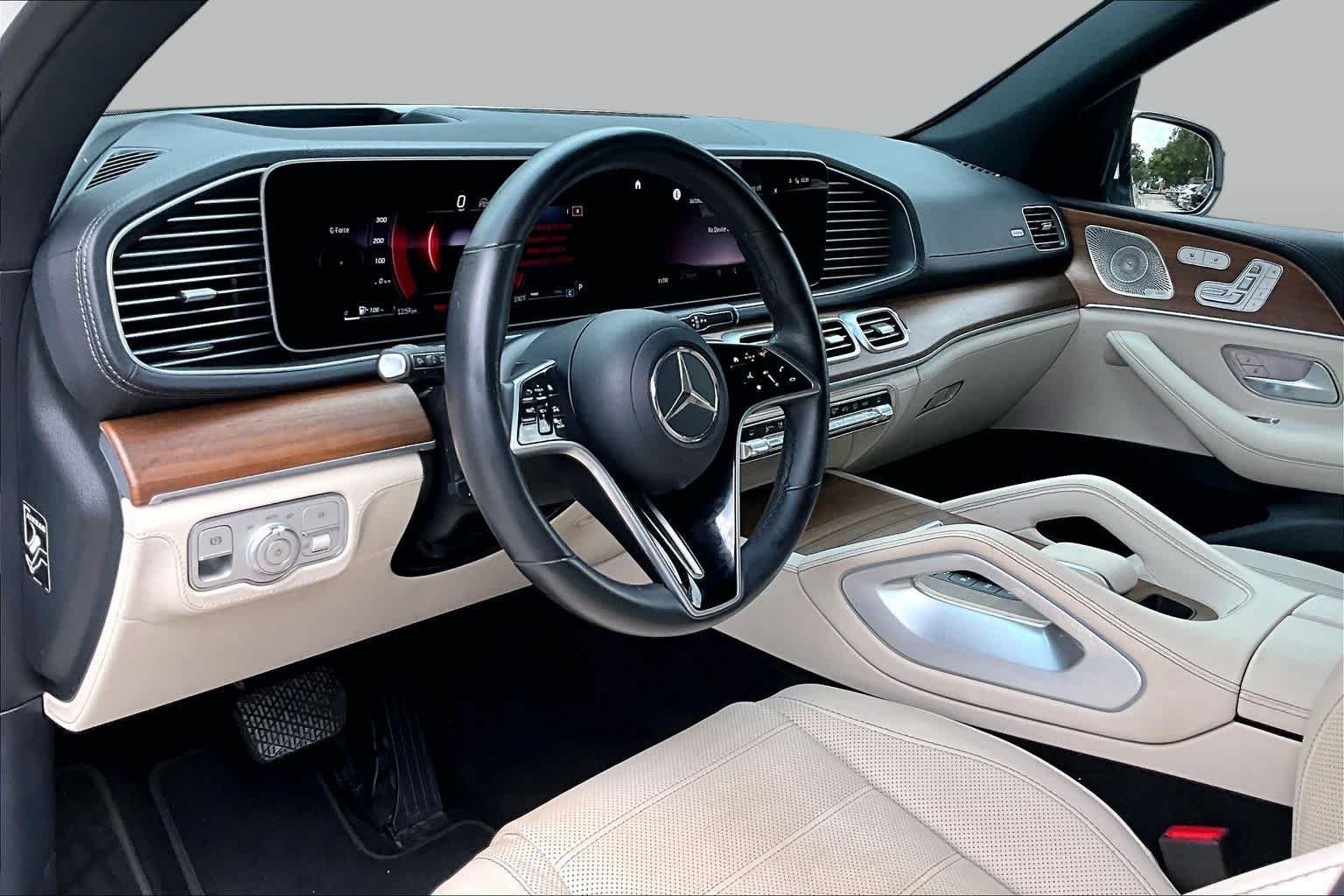 Used 2024 MANUFAKTUR Diamond White Metallic Mercedes-Benz GLE 350 image 18