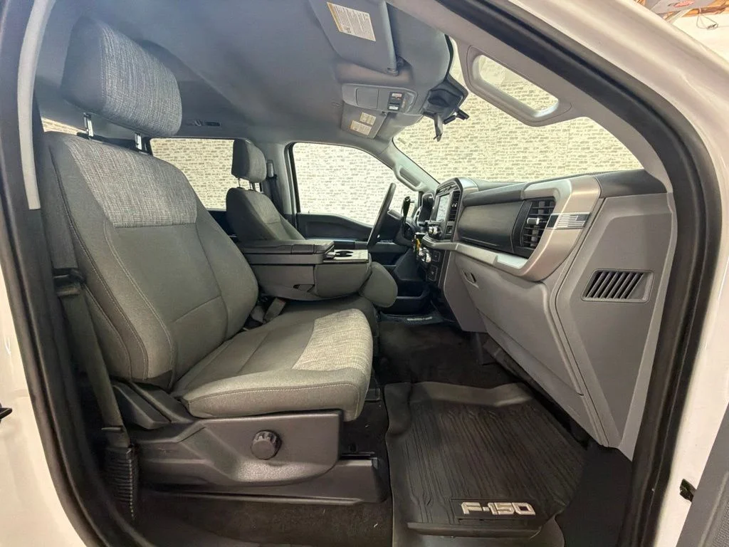 Used 2023 Oxford White Ford XLT image 11
