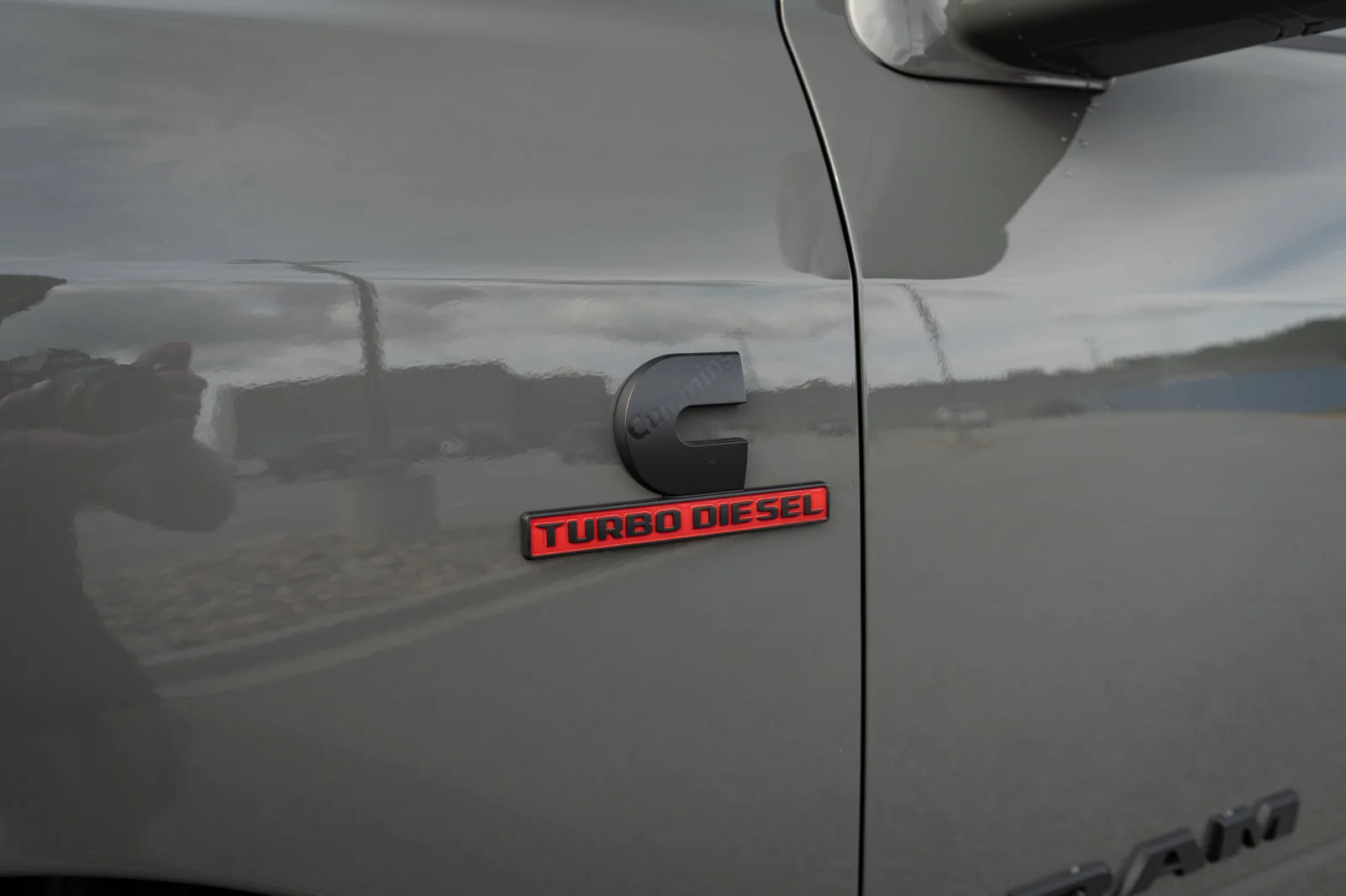 New 2026 Ceramic Gray Clear-Coat Exterior Paint RAM Laramie image 12