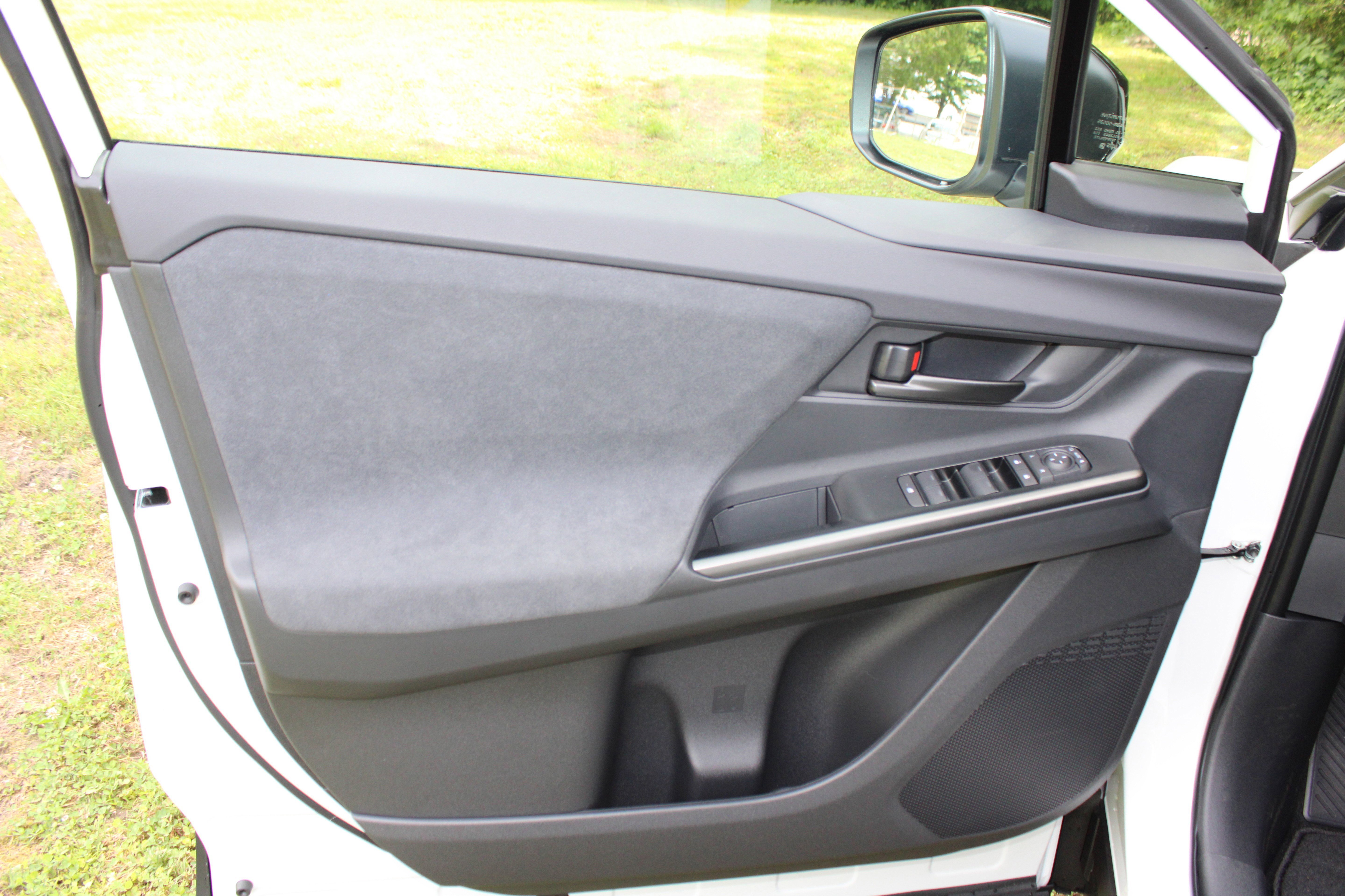 New 2026 Wind Chill Pearl <sup>1</sup> Toyota  SE image 15