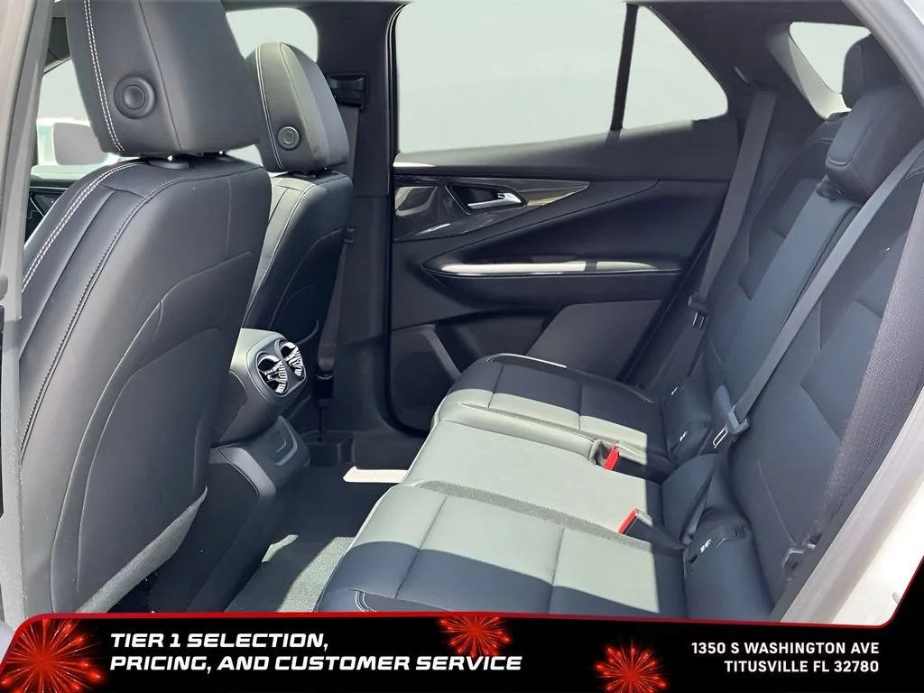 Used 2025 Summit White Chevrolet LT image 20