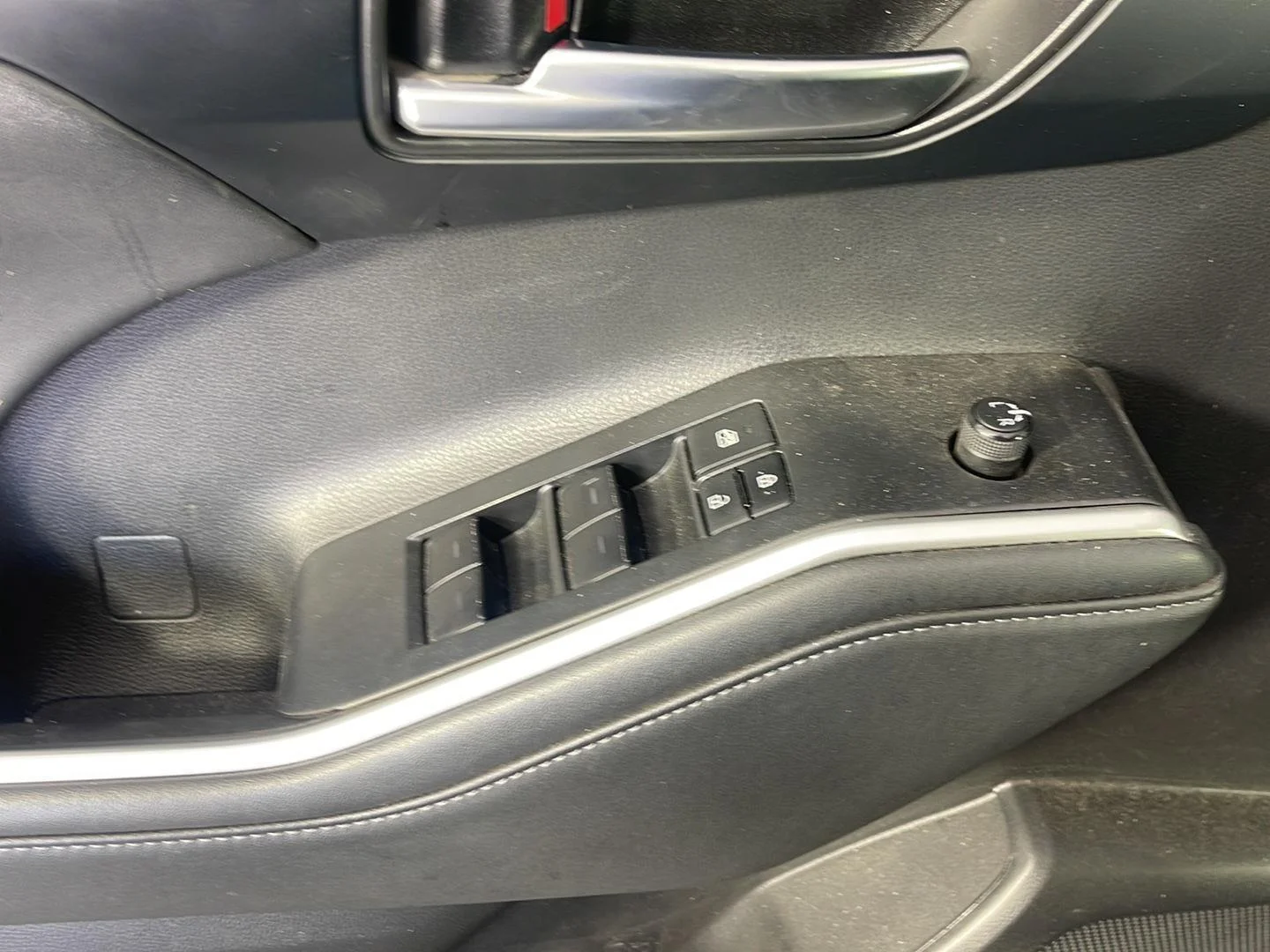 Used 2022 Magnetic Gray Metallic Toyota XLE image 14