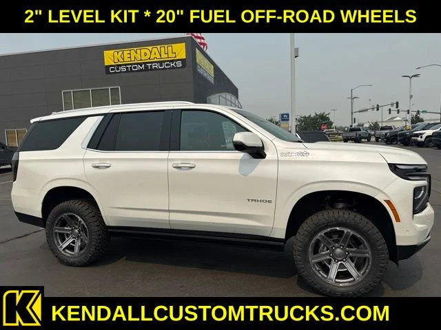 Used 2025  Chevrolet High Country image 1