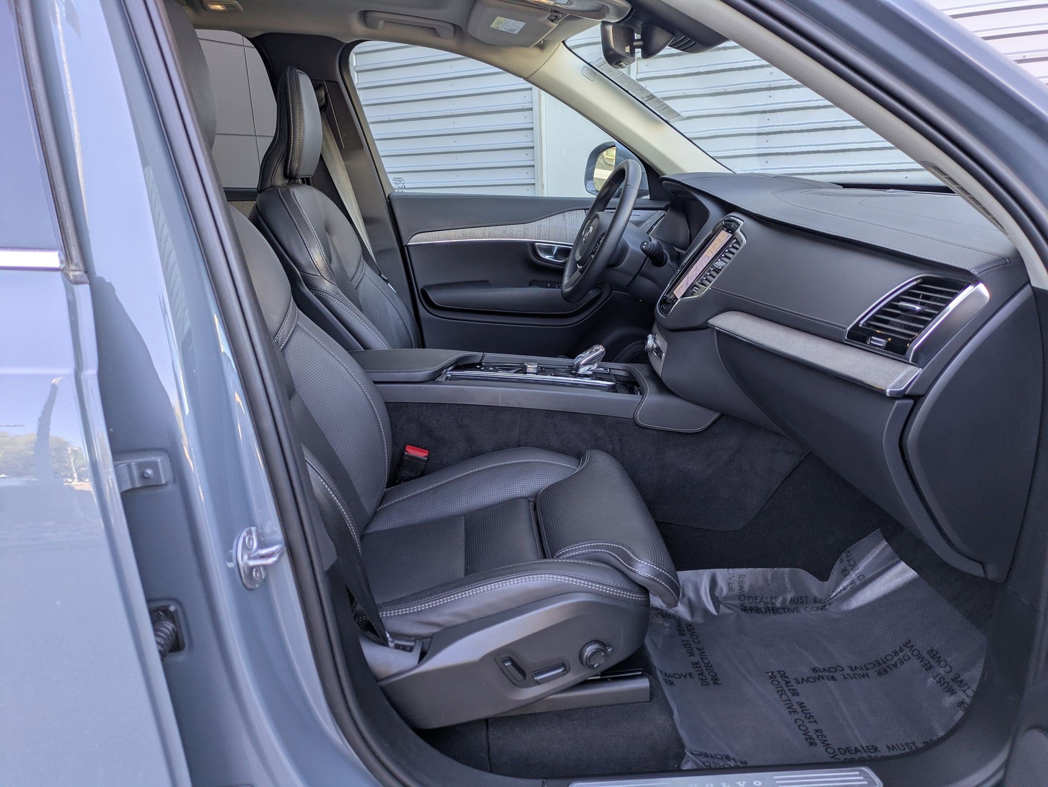 Used 2023 Thunder Gray Metallic Volvo Ultimate image 31