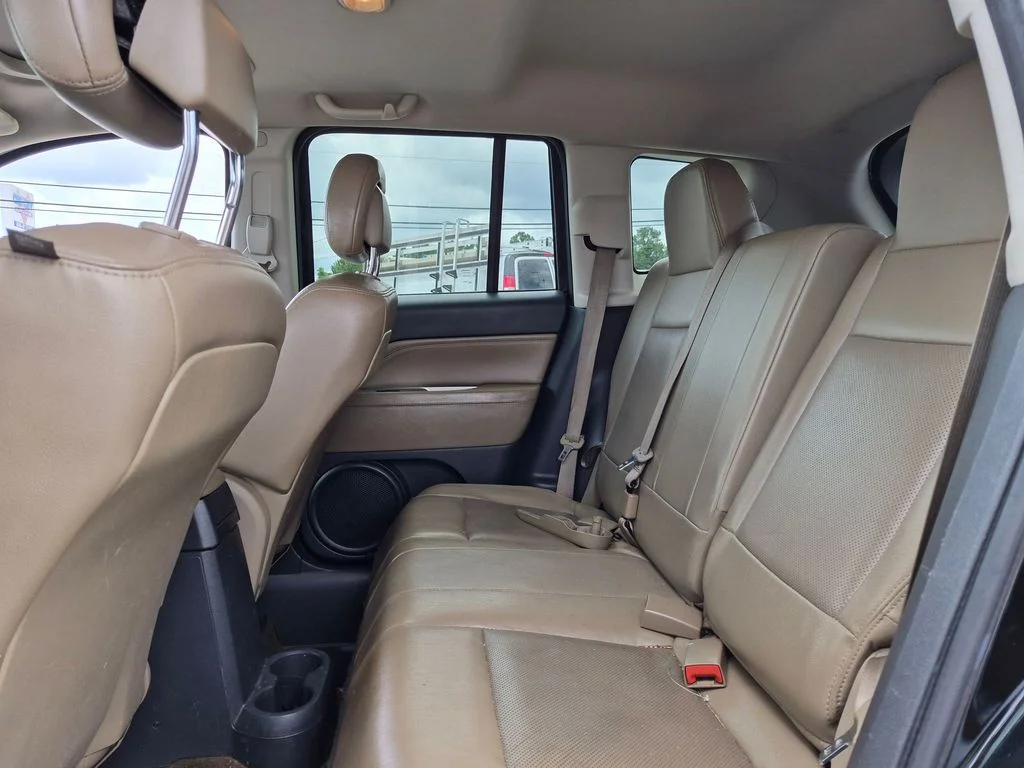 Used 2014 Black Jeep Latitude image 33
