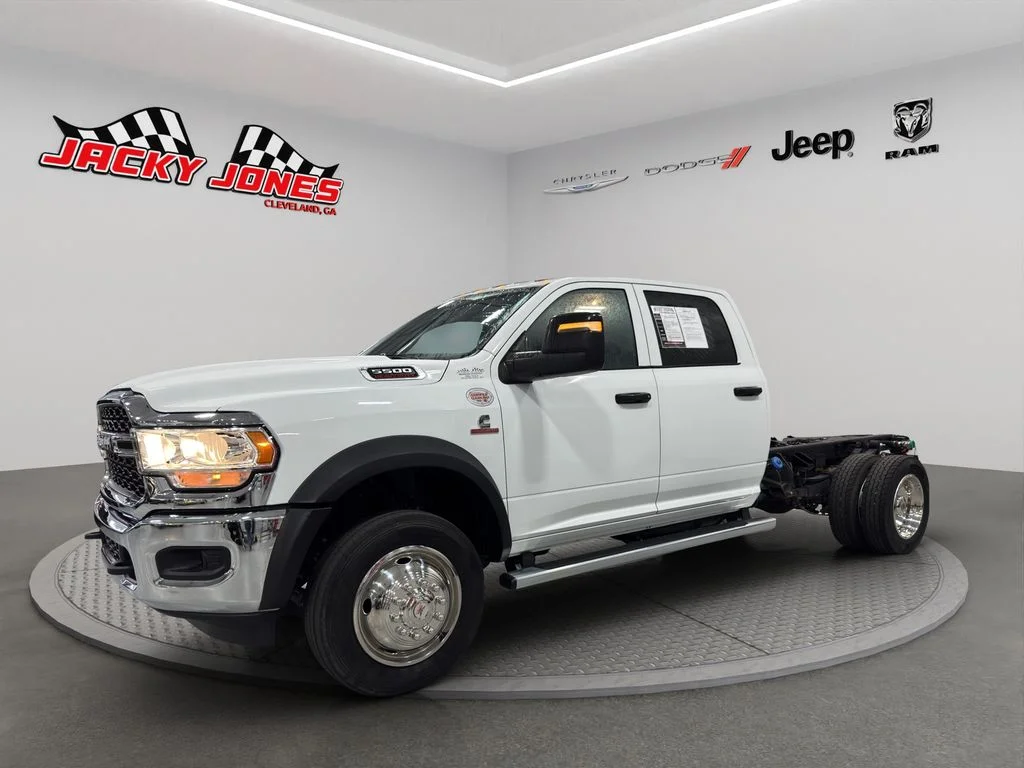 2024 RAM 5500 Tradesman 4X4 Crew Cab DRW 173" WB's photo