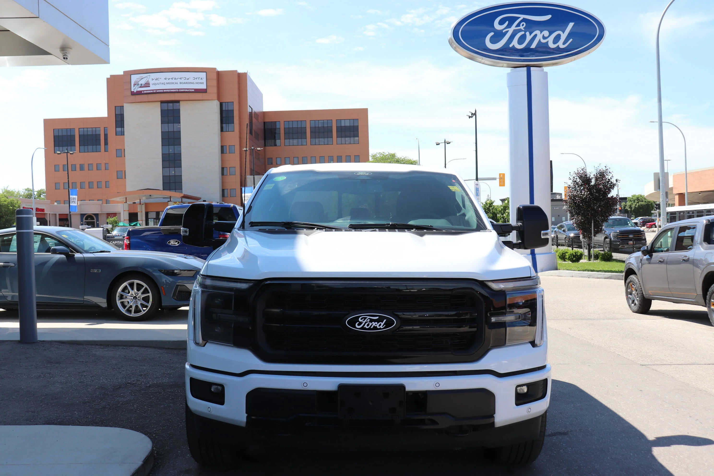 New 2026 OXFORD WHITE Ford LARIAT image 2