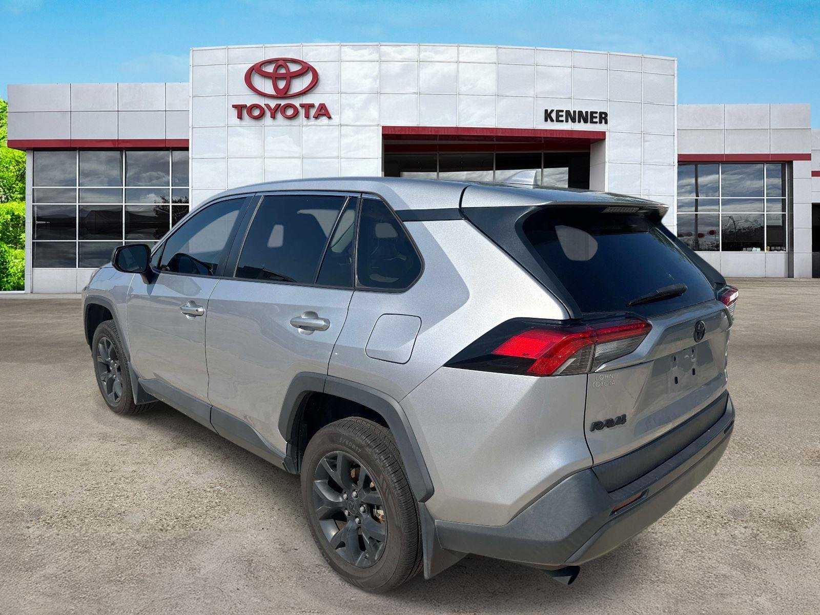 Used 2023 Silver Sky Metallic Toyota LE image 5