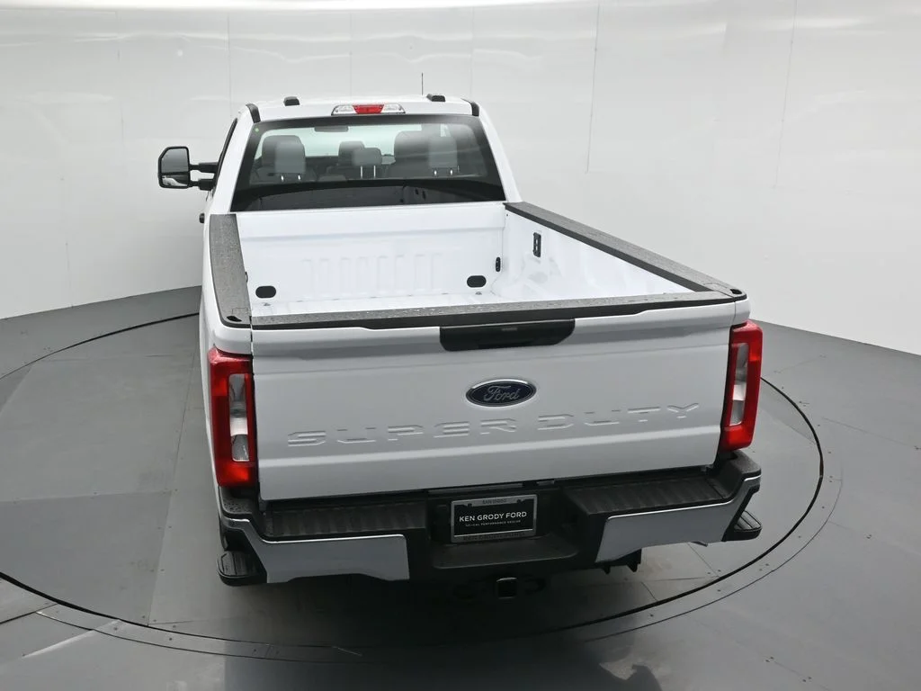 New 2026 Oxford White Ford XL image 35