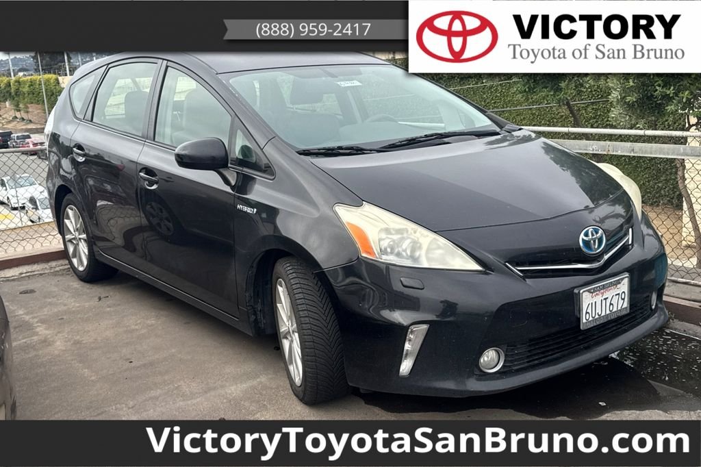2012 Toyota Prius v Five's photo