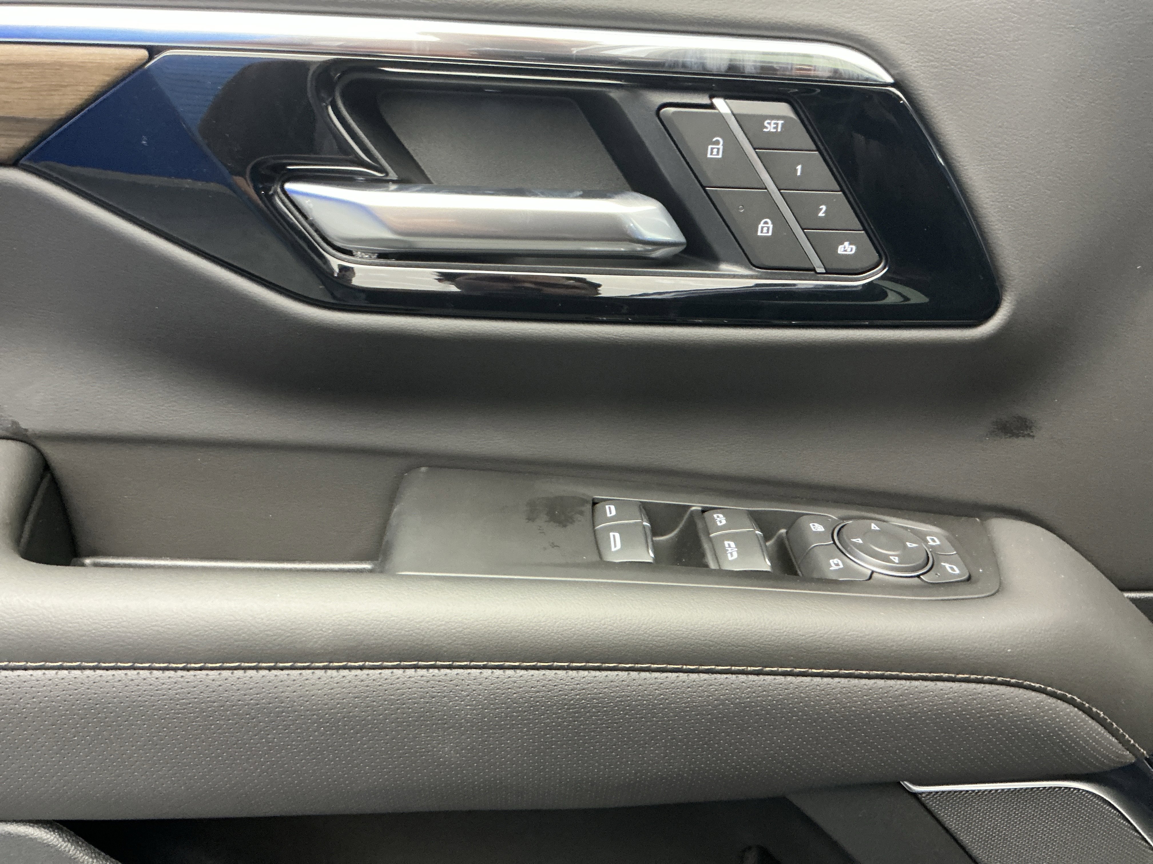 New 2026 Polar White Tricoat Chevrolet High Country image 10