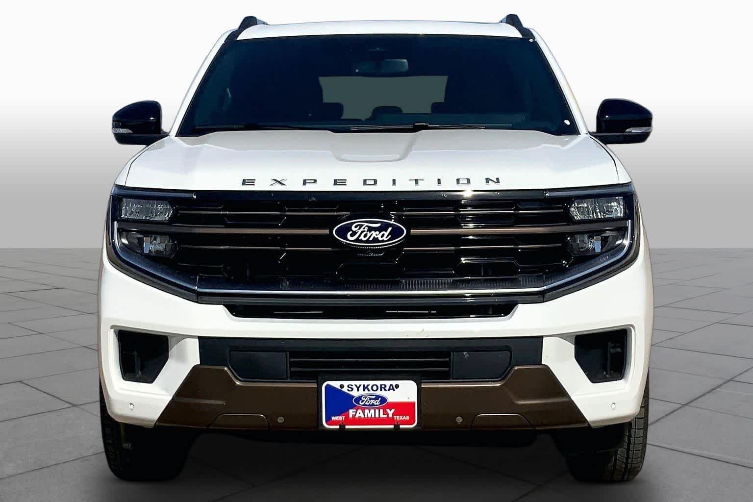 New 2027 Star White Metallic Tri-Coat Ford King Ranch® image 3