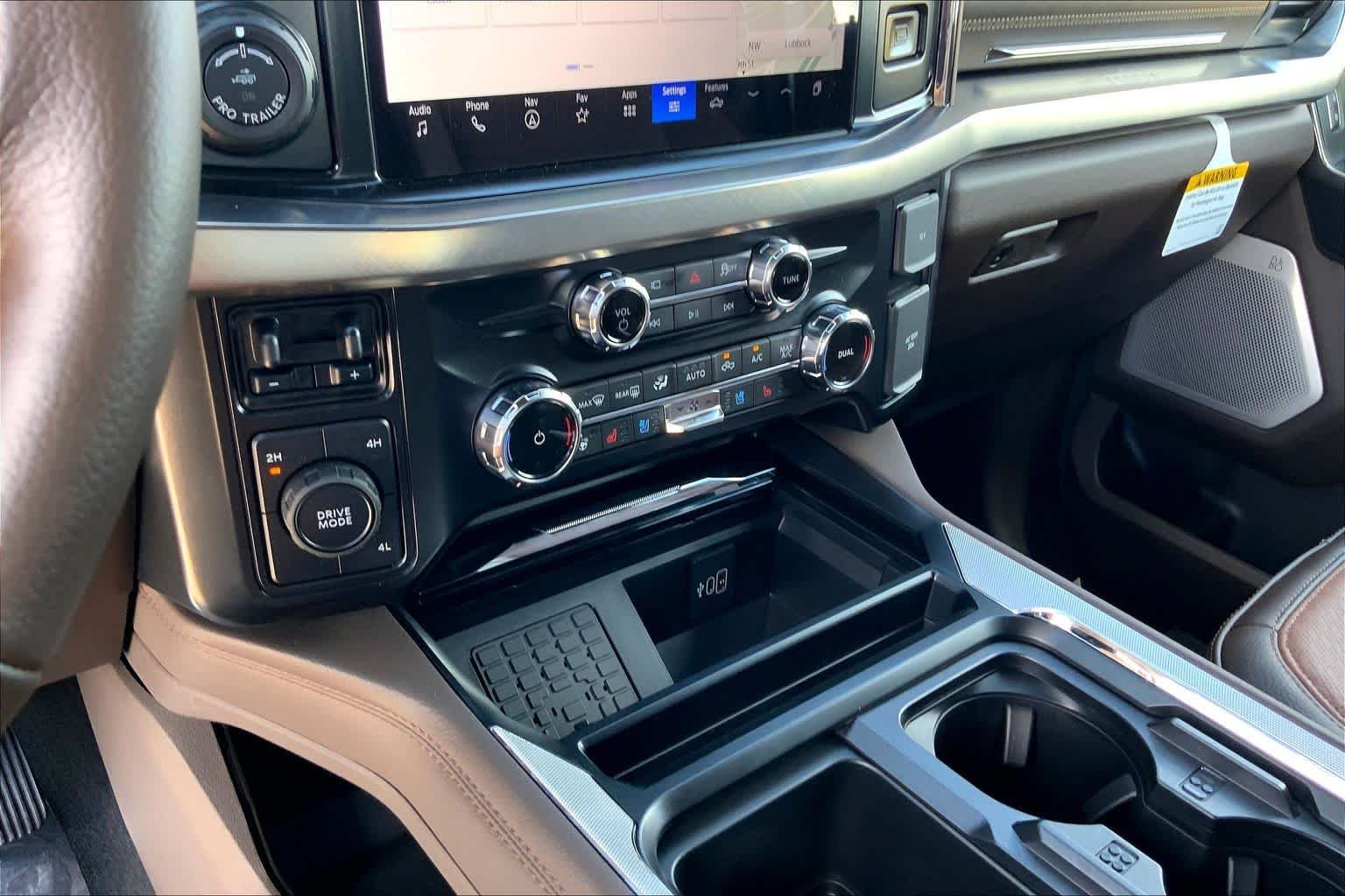 New 2027 Star White Metallic Tri-Coat Ford F-350® King Ranch® image 19