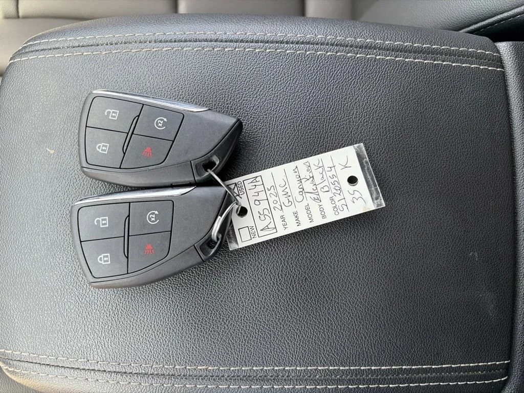 Used 2025 Onyx Black GMC Elevation image 24